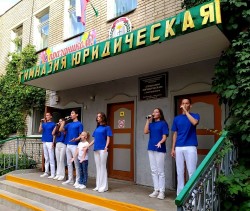 Округ 5 Подарок от депутата к первому сентября.